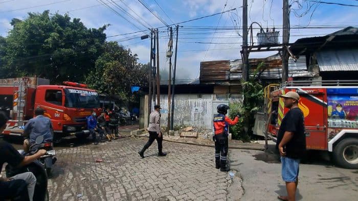 PABRIK MAINAN ANAK DI MEDAN LUDES TERBAKAR, POLISI SELIDIKI PENYEBAB KEBAKARAN